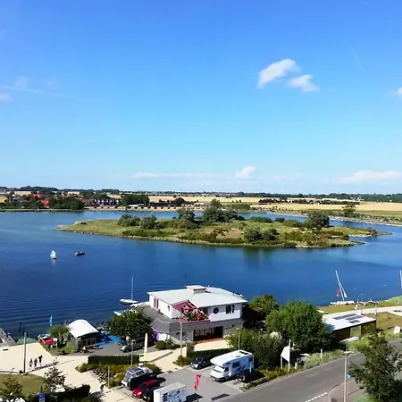Ruhe, & Strandnaehe Auf Fehmarn *